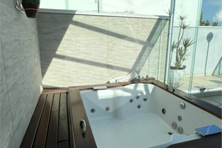 Casa à venda com 3 quartos, sendo 2 suítes, no condomínio Mirante do Horto, São Paulo - SP