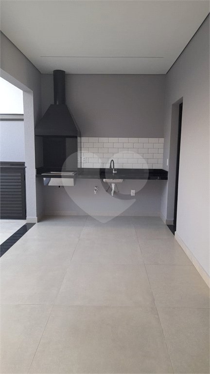 Casa à venda com 3 suítes no condomínio Jardim Laguna, Indaiatuba - SP