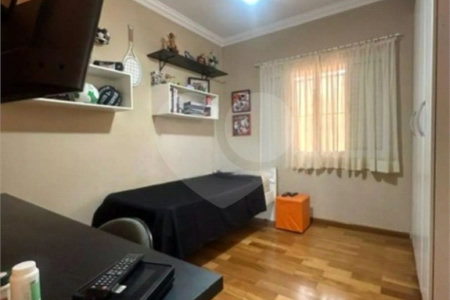 Casa à venda com 3 quartos, sendo 1 suíte, no condomínio Residencial Delle Stelle, Louveira - SP
