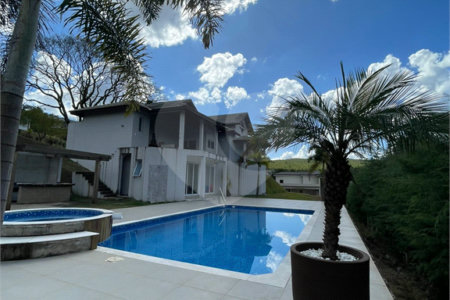 Casa à venda com 4 suítes no condomínio Jardim das Palmeiras, Bragança Paulista - SP