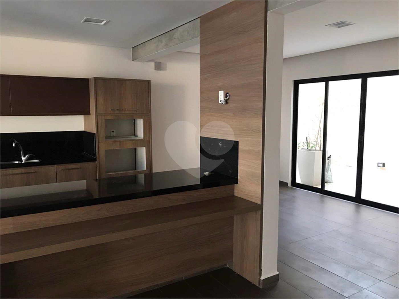 Casa à venda com 6 quartos, sendo 3 suítes, no condomínio Jardim Vila Paradiso, Indaiatuba - SP