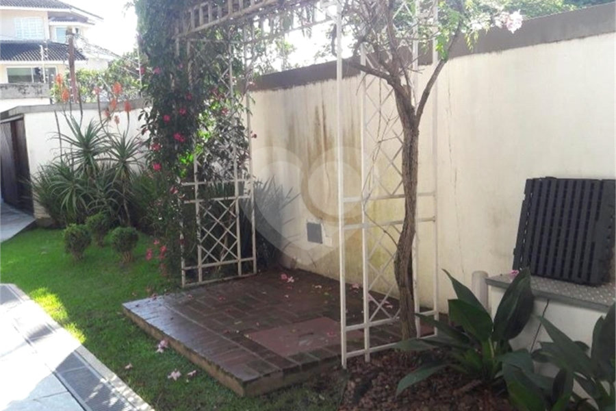 Sobrado à venda com 3 suítes em Tremembé, São Paulo, SP