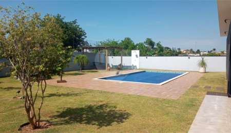 Casa à venda com 3 quartos, sendo 1 suíte, no condomínio Village da Serra, Araçoiaba da Serra - SP