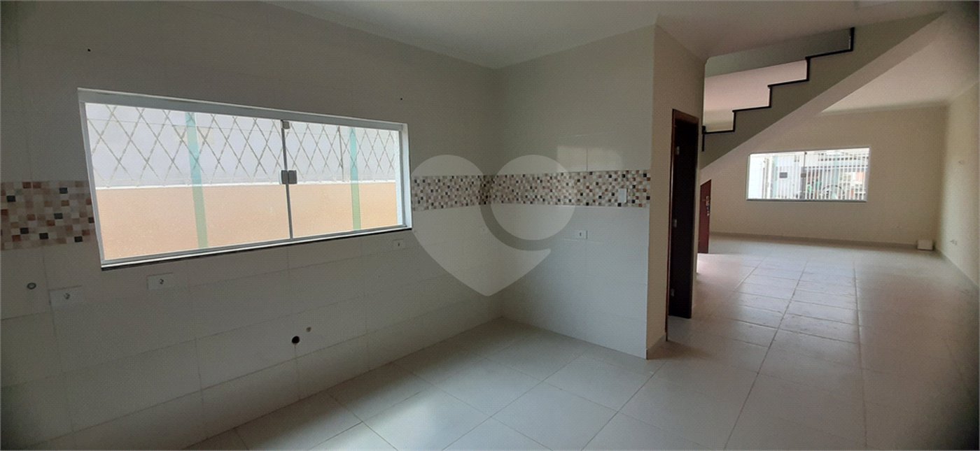 Sobrado à venda com 3 quartos, sendo 1 suíte, em Laranjeiras, Caieiras, SP