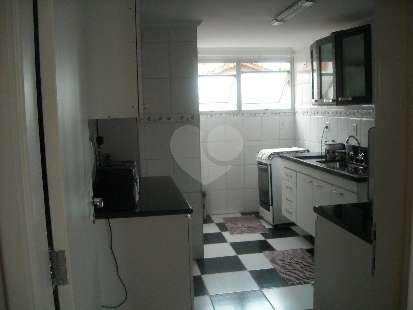 Apartamento à venda com 4 quartos, sendo 1 suíte, em Enseada, Guarujá, SP