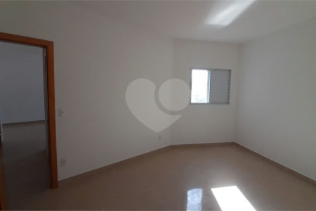 Casa à venda com 2 quartos no condomínio Residencial Luta, São Paulo - SP