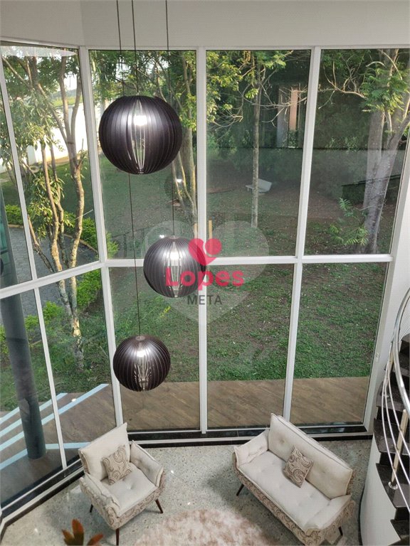 Casa à venda com 3 suítes no condomínio Jaridim Coleginho, Jacareí - SP