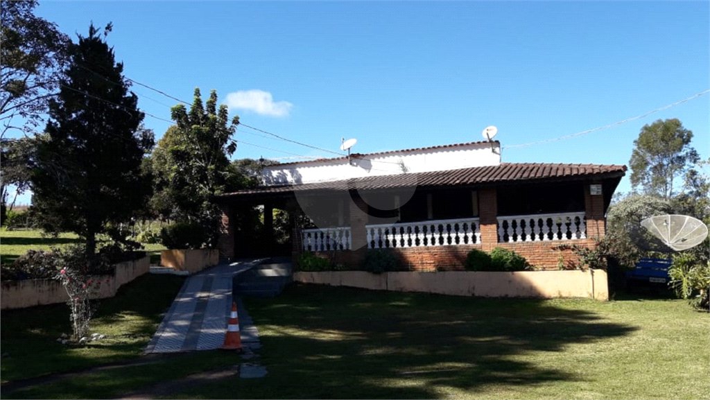 Chácara à venda com 8 quartos, sendo 3 suítes, no Centro, Toledo, MG