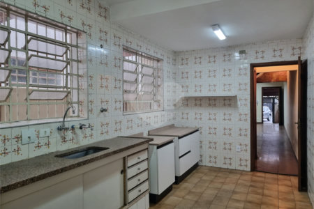Sobrado à venda com 3 quartos em Moema, São Paulo, SP