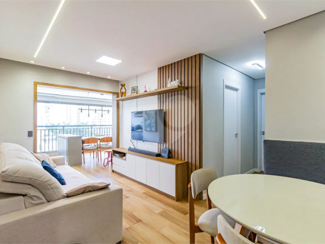 Apartamento à venda com 3 quartos, sendo 1 suíte,  em Santo Amaro, São Paulo, SP