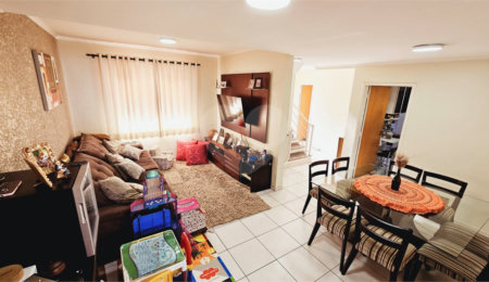 Casa à venda com 4 quartos, sendo 2 suítes,  em Jardim Meny, São Roque, SP