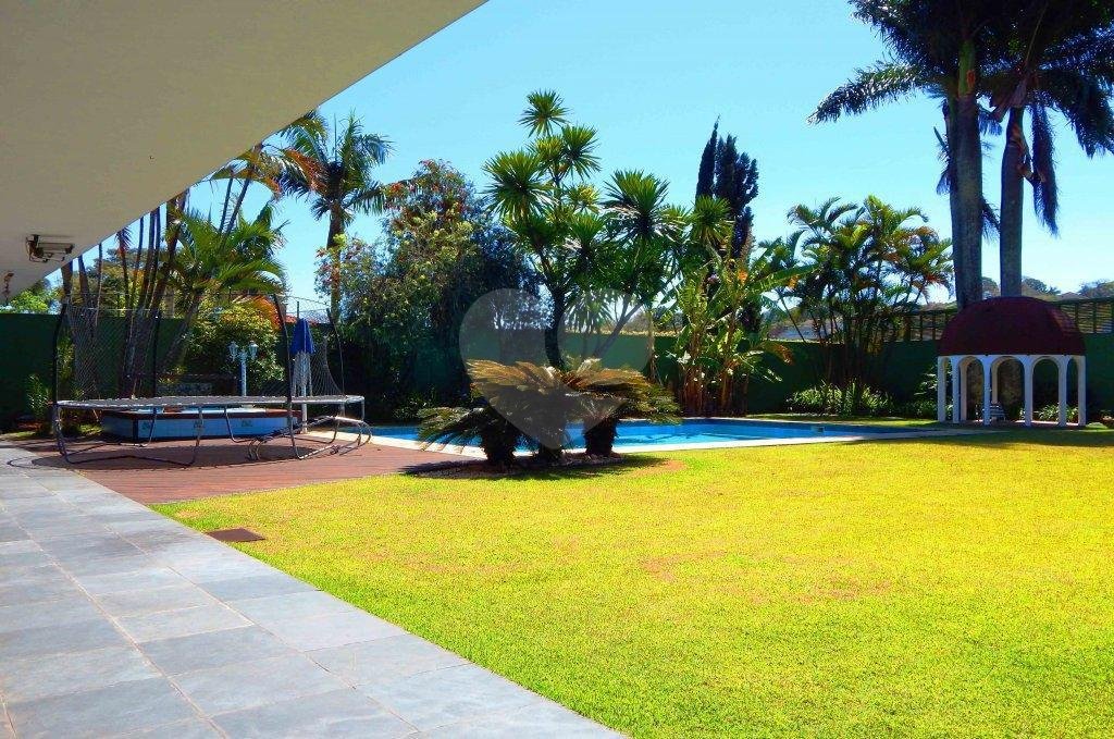 Sobrado à venda com 6 suítes em Jardim Cordeiro, São Paulo, SP