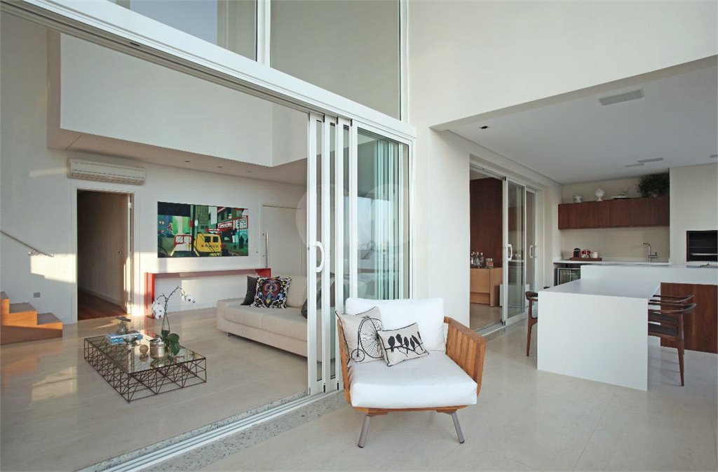 Apartamento à venda com 3 suítes em Vila Mariana, São Paulo, SP