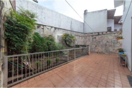 Casa à venda com 5 quartos, sendo 3 suítes, em Vila Santo Estéfano, São Paulo, SP