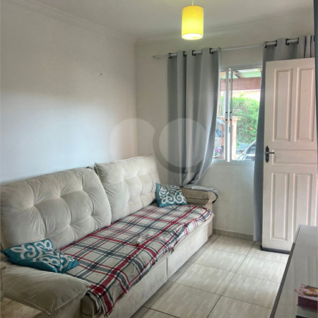 Casa à venda com 2 quartos no condomínio Recanto das Graças, Cotia - SP