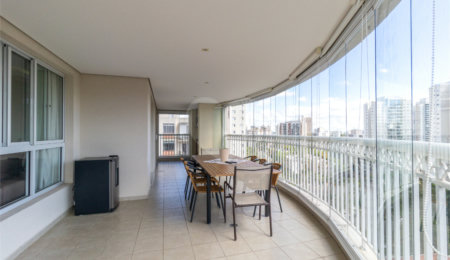 Apartamento à venda com 4 suítes em Vila Sofia, São Paulo, SP