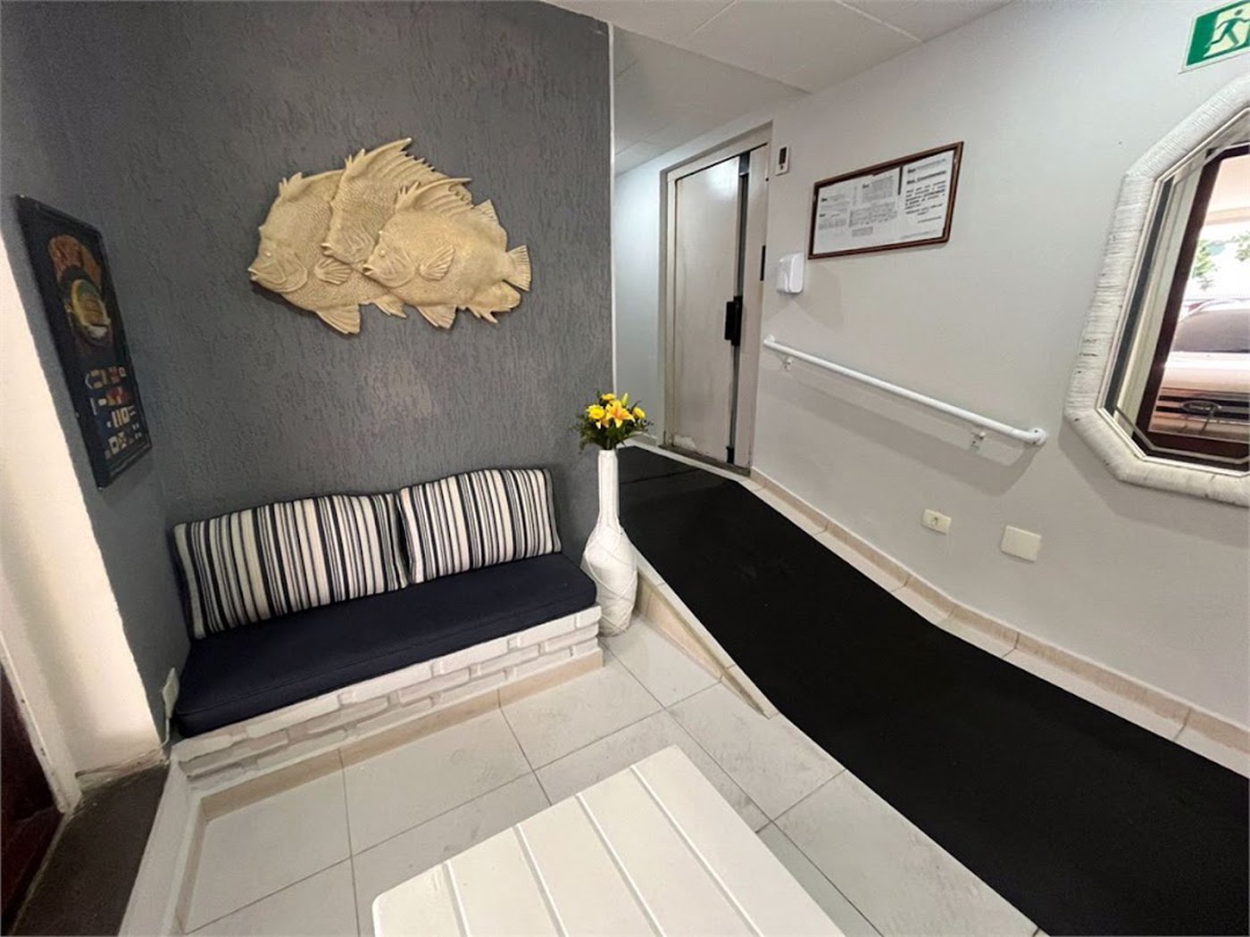 Apartamento com 2 dormitórios à venda, 64 m² por R$ 360.000,00 - Jardim Praiano - Guarujá/SP