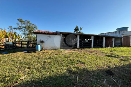 Sítio à venda com 3 quartos, sendo 1 suíte,  em Canta Galo, Itapetininga, SP