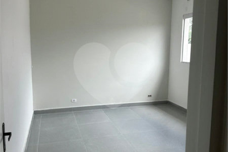 Terreno para alugar com 3 suítes no condomínio Residencial Veneza, Mogi das Cruzes - SP