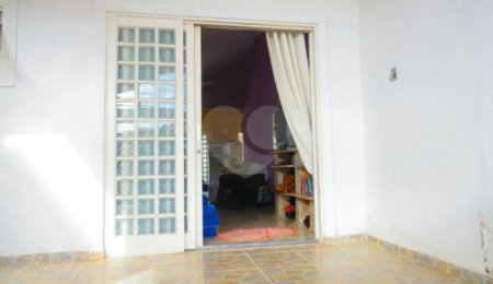 Casa Térrea à venda com 3 quartos, sendo 1 suíte,  em Loteamento Bosque dos Guanandis, Caraguatatuba, SP