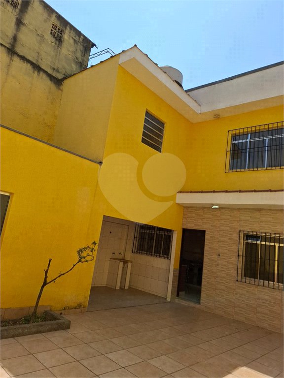 Sobrado à venda com 3 quartos no Brasilândia, São Paulo, SP