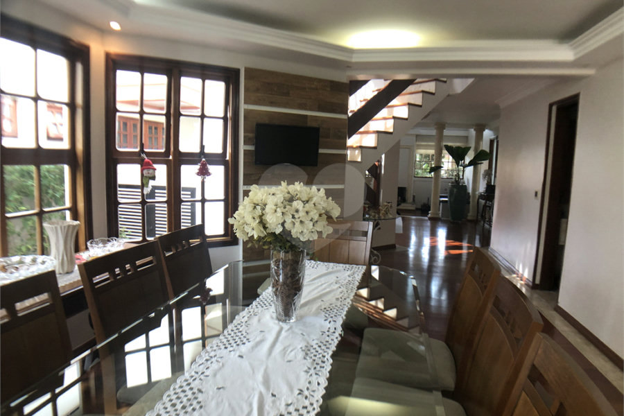 Casa à venda com 4 suítes no condomínio Residencial Floresta, São Paulo - SP
