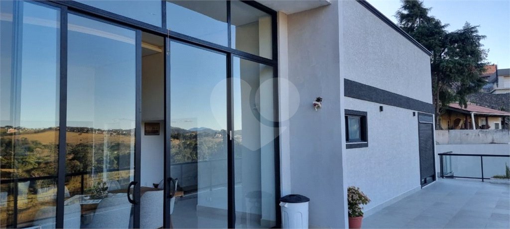 Casa à venda com 4 suítes no condomínio Osato, Atibaia - SP