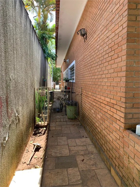 Casa à venda com 4 quartos, sendo 1 suíte, em Caxingui, São Paulo, SP