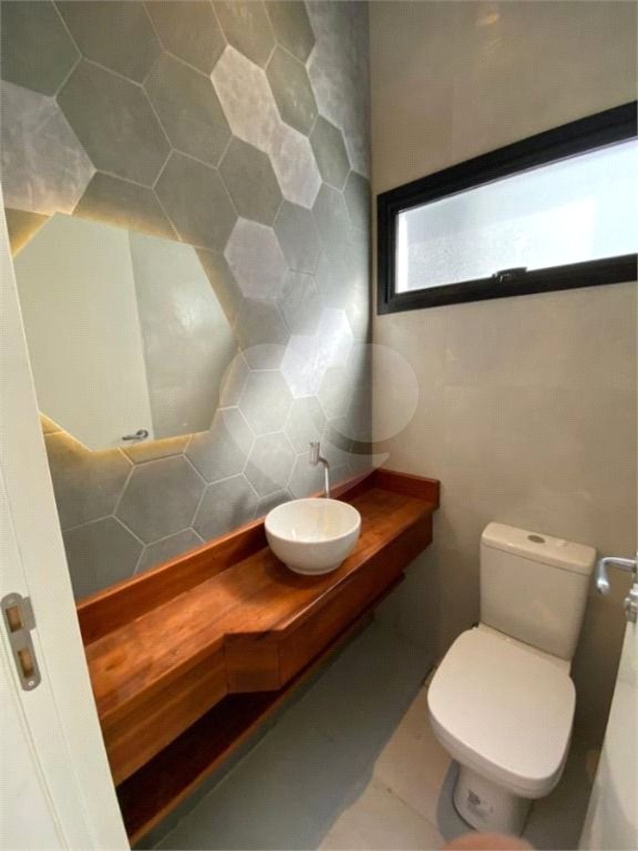 Casa à venda com 3 quartos, sendo 1 suíte, no condomínio Lagos D´icaraí, Salto - SP