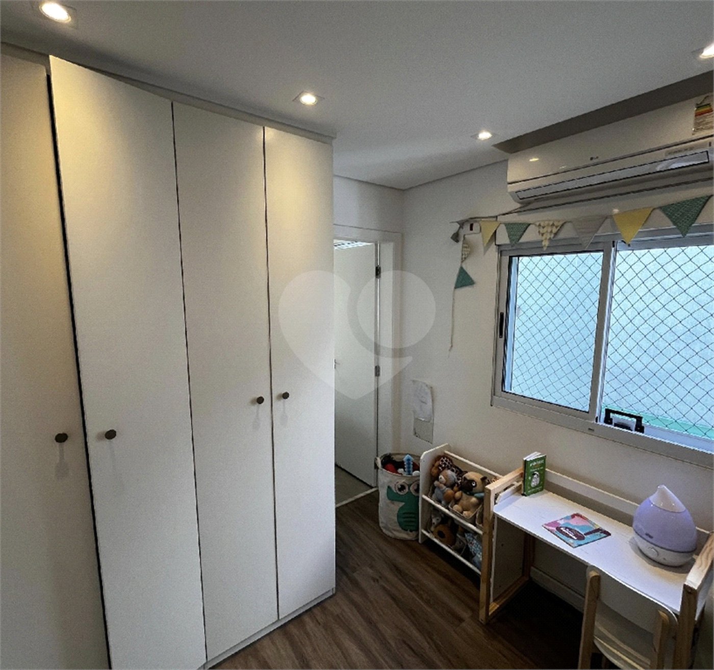 Casa à venda com 3 suítes no condomínio Barbará IV, São Paulo - SP