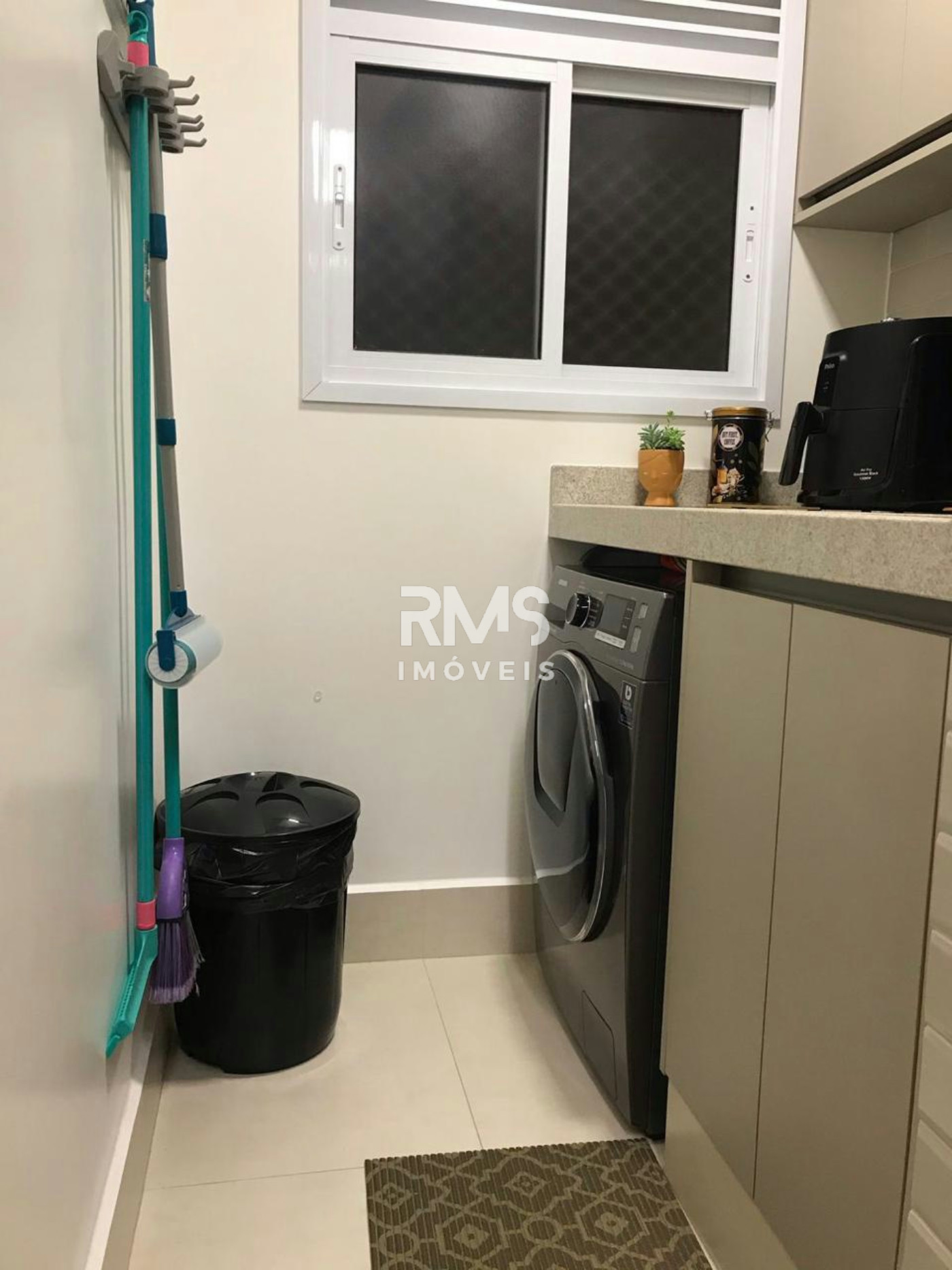 Belíssimo à venda com 3 quartos, sendo 1 suíte, no condomínio Residencial Ilhas Mediterrâneo, Itu - SP