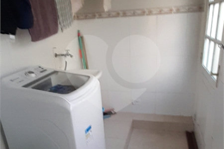 Casa à venda com 4 quartos, sendo 1 suíte, no Centro, Bom Jesus dos Perdões, SP
