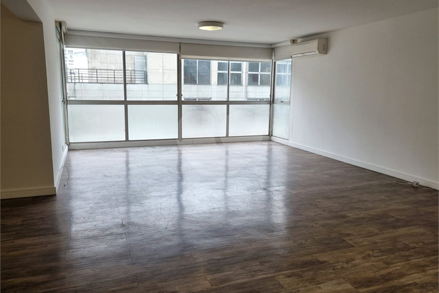 Apartamento à venda com 3 quartos, sendo 1 suíte, em Jardim América, São Paulo, SP