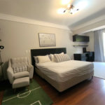 Casa à venda com 5 quartos, sendo 4 suítes, em Cidade Jardim, São Paulo, SP