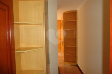 Casa à venda com 3 quartos, sendo 1 suíte, em Santa Marina, Valinhos, SP