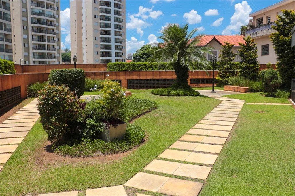 Apartamento à venda com 3 quartos, sendo 1 suíte,  em Vila Gomes, São Paulo, SP