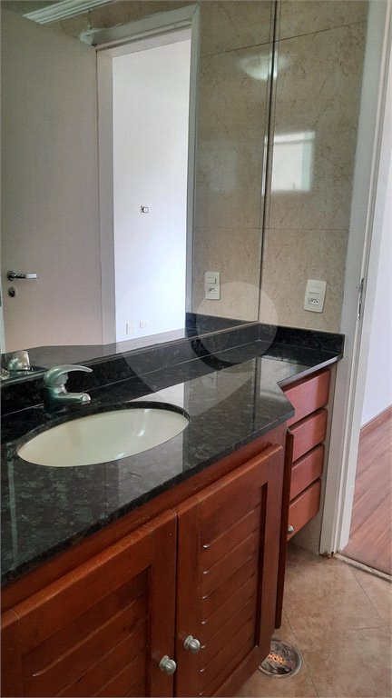 Apartamento à venda com 3 quartos, sendo 1 suíte, em Jardim Marajoara, São Paulo, SP