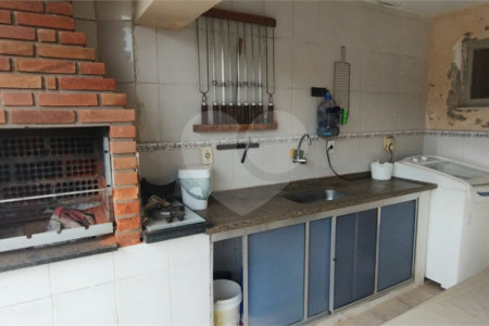 Casa à venda com 4 quartos, sendo 1 suíte, em Jardim Guadalajara, Sorocaba, SP