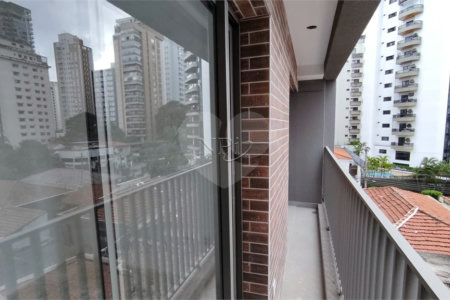 Apartamento à venda com 3 quartos, sendo 2 suítes,  em Moema, São Paulo, SP