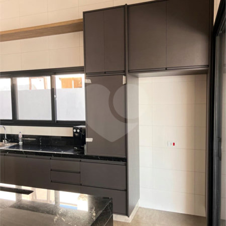 Casa à venda com 3 suítes no condomínio Portal dos Bandeirantes, Salto - SP