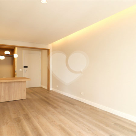 Apartamento à venda com 2 quartos, sendo 1 suíte,  em Vila Uberabinha, São Paulo, SP