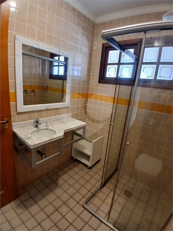 Casa à venda com 5 quartos, sendo 3 suítes, em Vila Santista, Atibaia, SP
