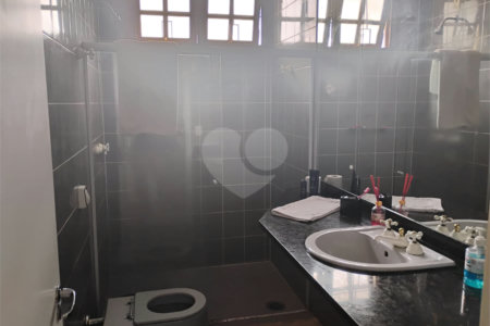 Casa à venda com 3 quartos, sendo 1 suíte,  em Vila Suissa, Mogi das Cruzes, SP