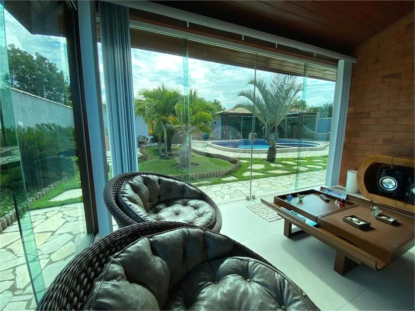 Casa à venda com 4 quartos, sendo 3 suítes,  em Praia Rasa, Armação dos Búzios, RJ