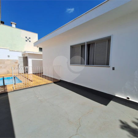 Casa à venda com 2 dormitórios á venda.