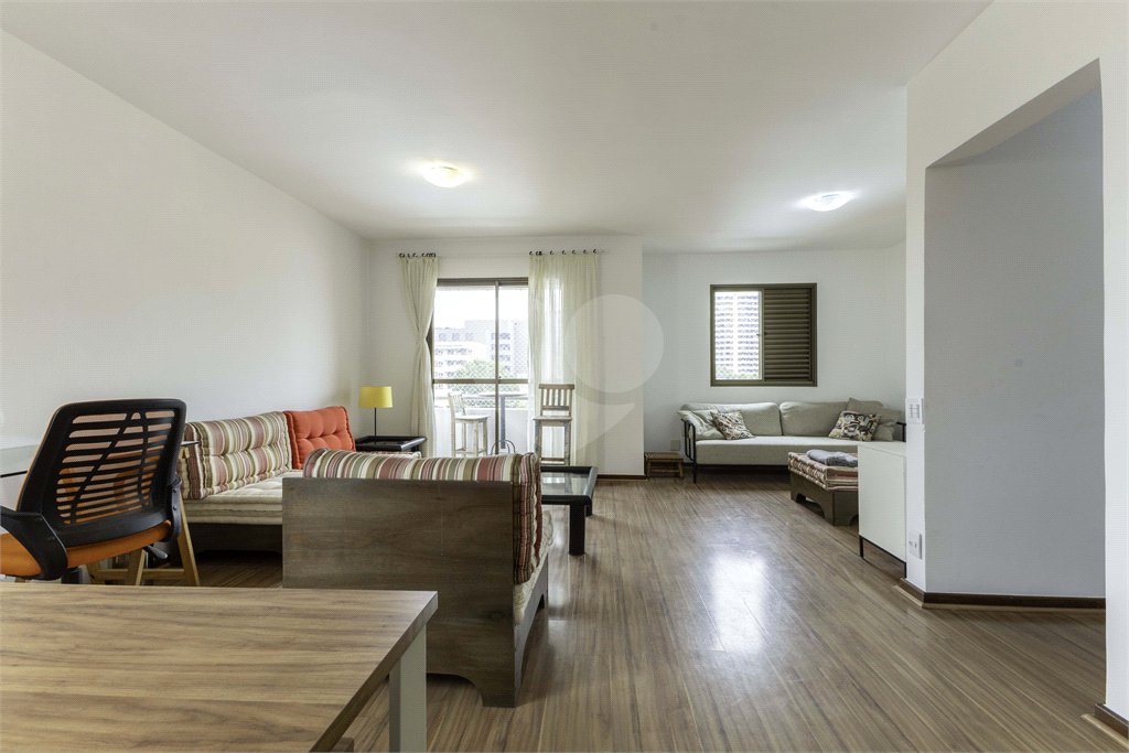 Apartamento à venda com 3 quartos, sendo 1 suíte, em Vila Madalena, São Paulo, SP