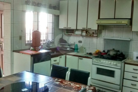 Casa à venda com 4 quartos, sendo 1 suíte, em Parque Vitória, São Paulo, SP