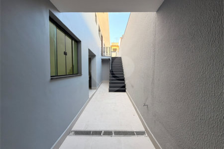 Casa à venda com 5 quartos, sendo 4 suítes, em Vila Rosália, Guarulhos, SP