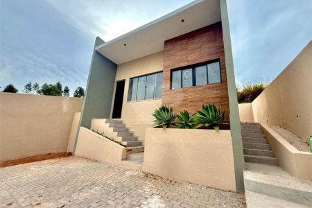 Casa à venda com 3 quartos, sendo 1 suíte,  em Loteamento Vale das Flores, Atibaia, SP