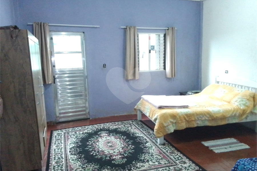 Sobrado à venda com 6 quartos em Horto, São Paulo, SP